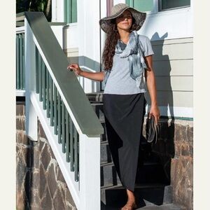 Ripskirt Hawaii Black Skirt Sz L